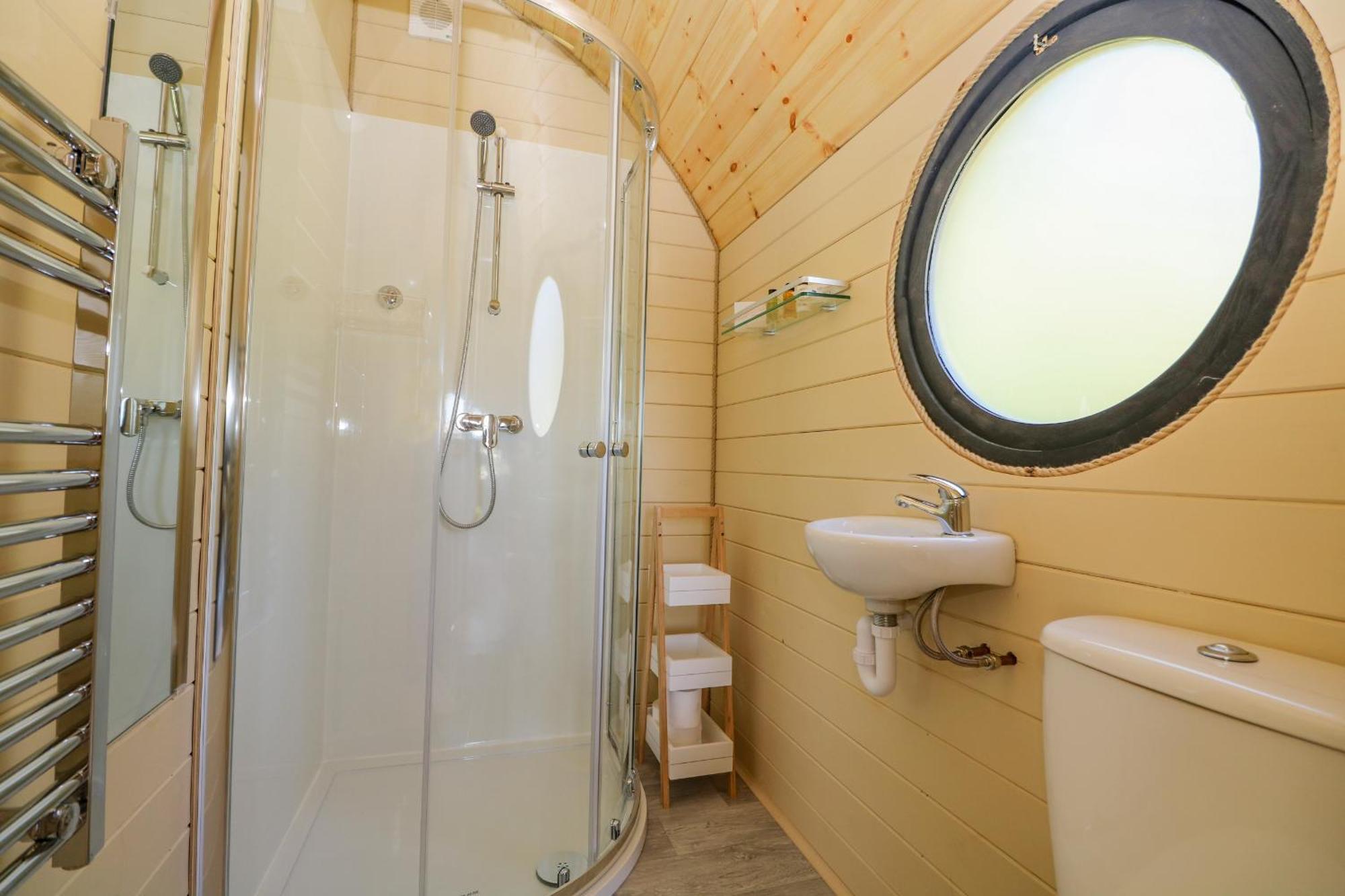 Apple Pod Villa อารันเดล ภายนอก รูปภาพ