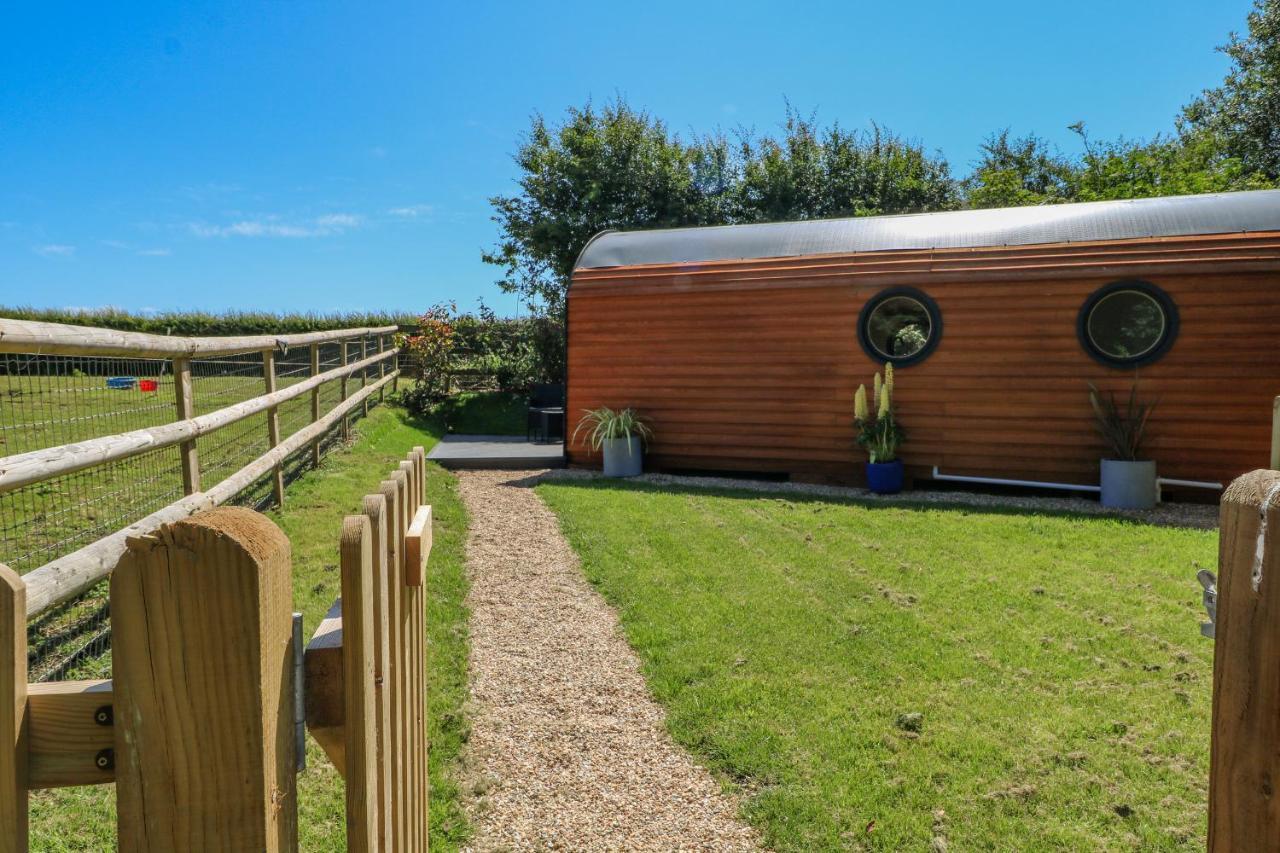 Apple Pod Villa อารันเดล ภายนอก รูปภาพ